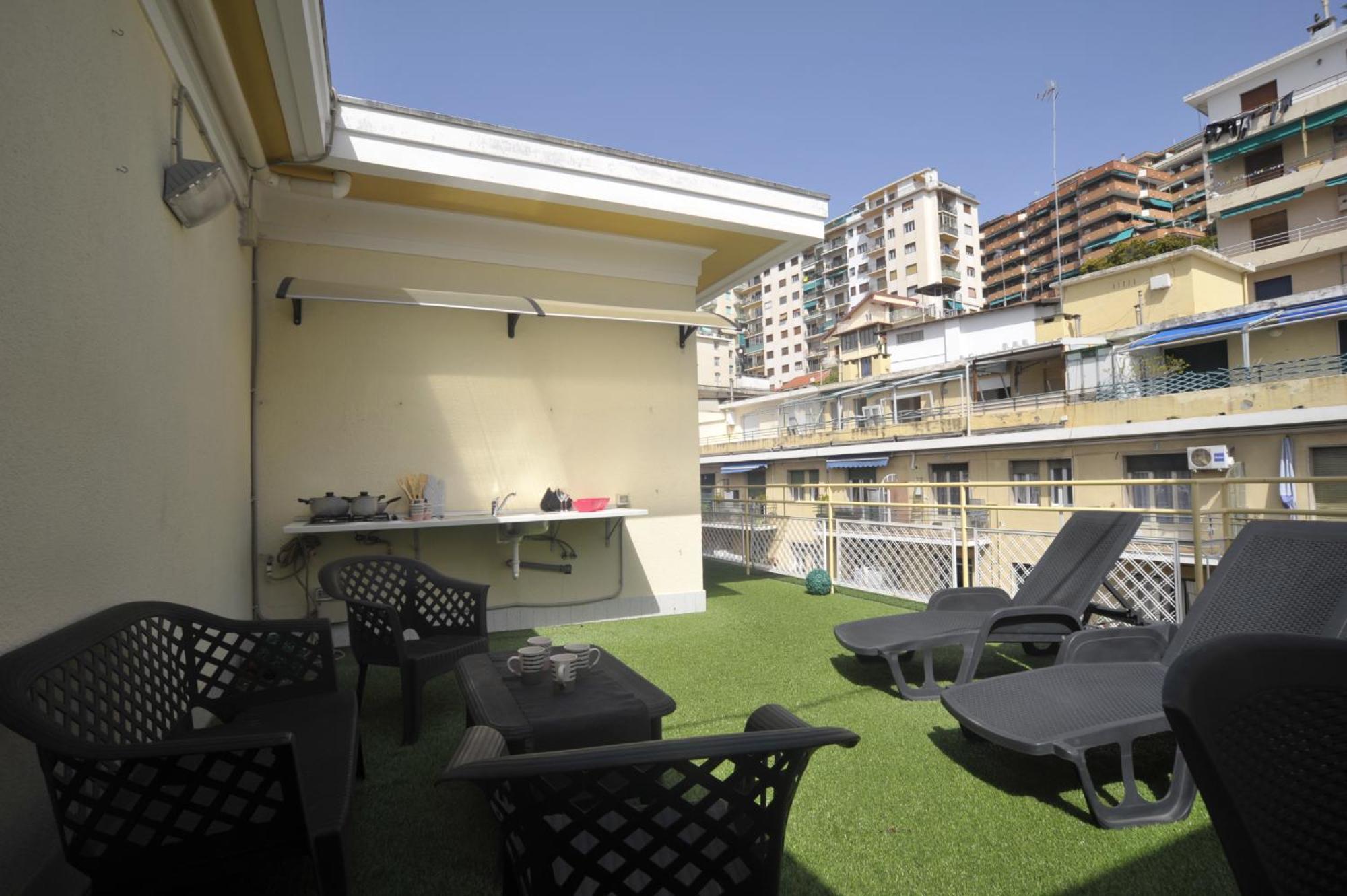 Casa Rosa Lucia Centrale Con Parcheggio ซานเรโม ภายนอก รูปภาพ