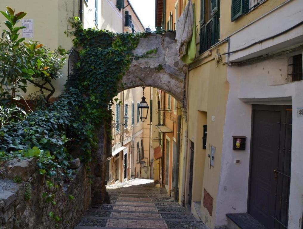 Casa Rosa Lucia Centrale Con Parcheggio ซานเรโม ภายนอก รูปภาพ