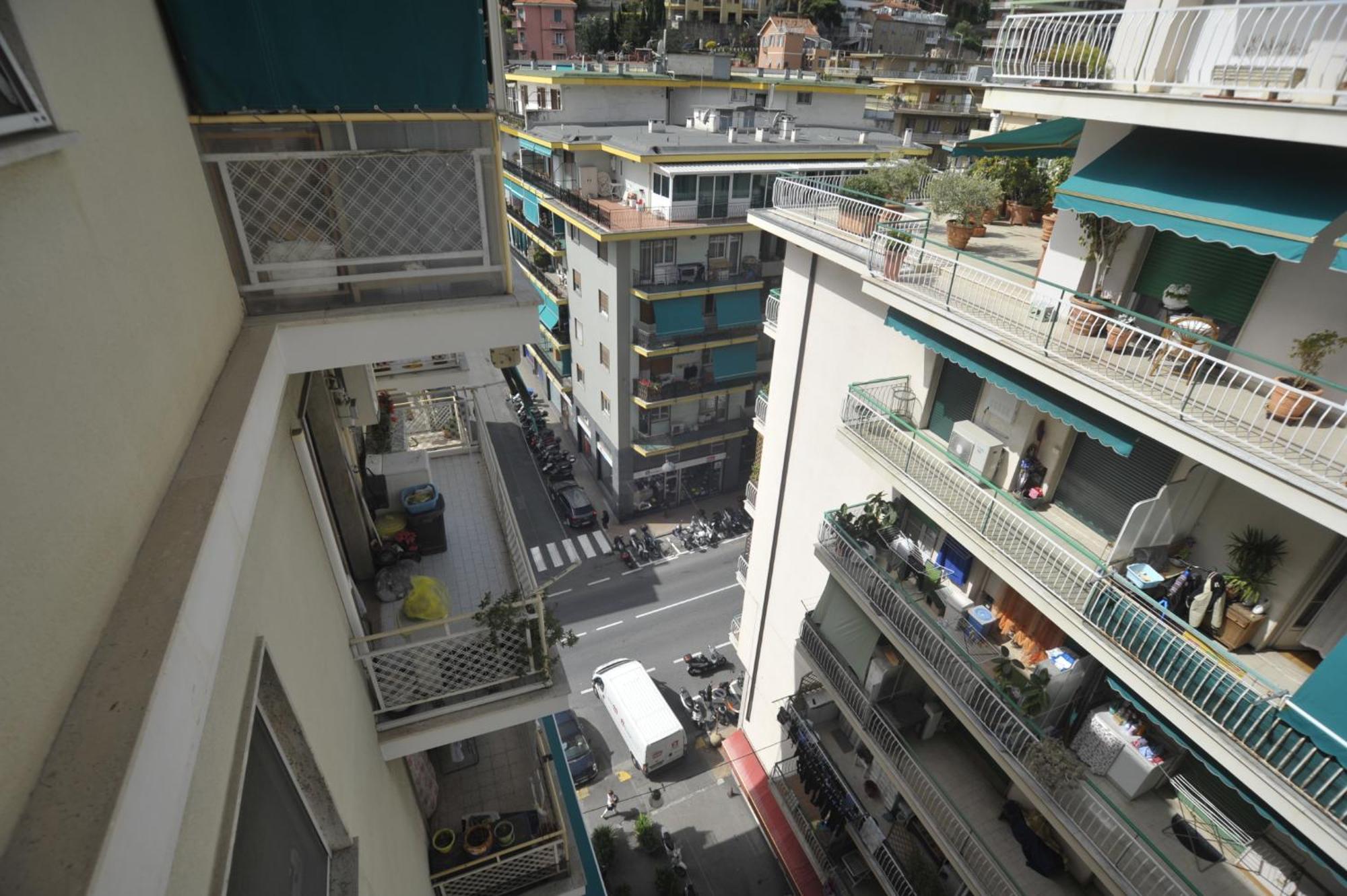 Casa Rosa Lucia Centrale Con Parcheggio ซานเรโม ภายนอก รูปภาพ
