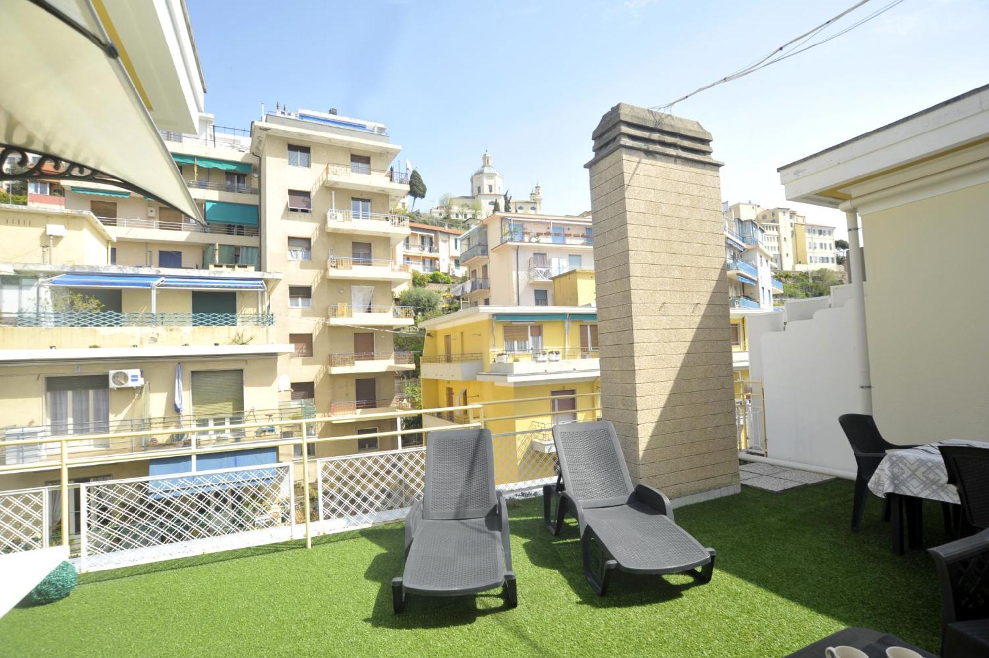Casa Rosa Lucia Centrale Con Parcheggio ซานเรโม ภายนอก รูปภาพ
