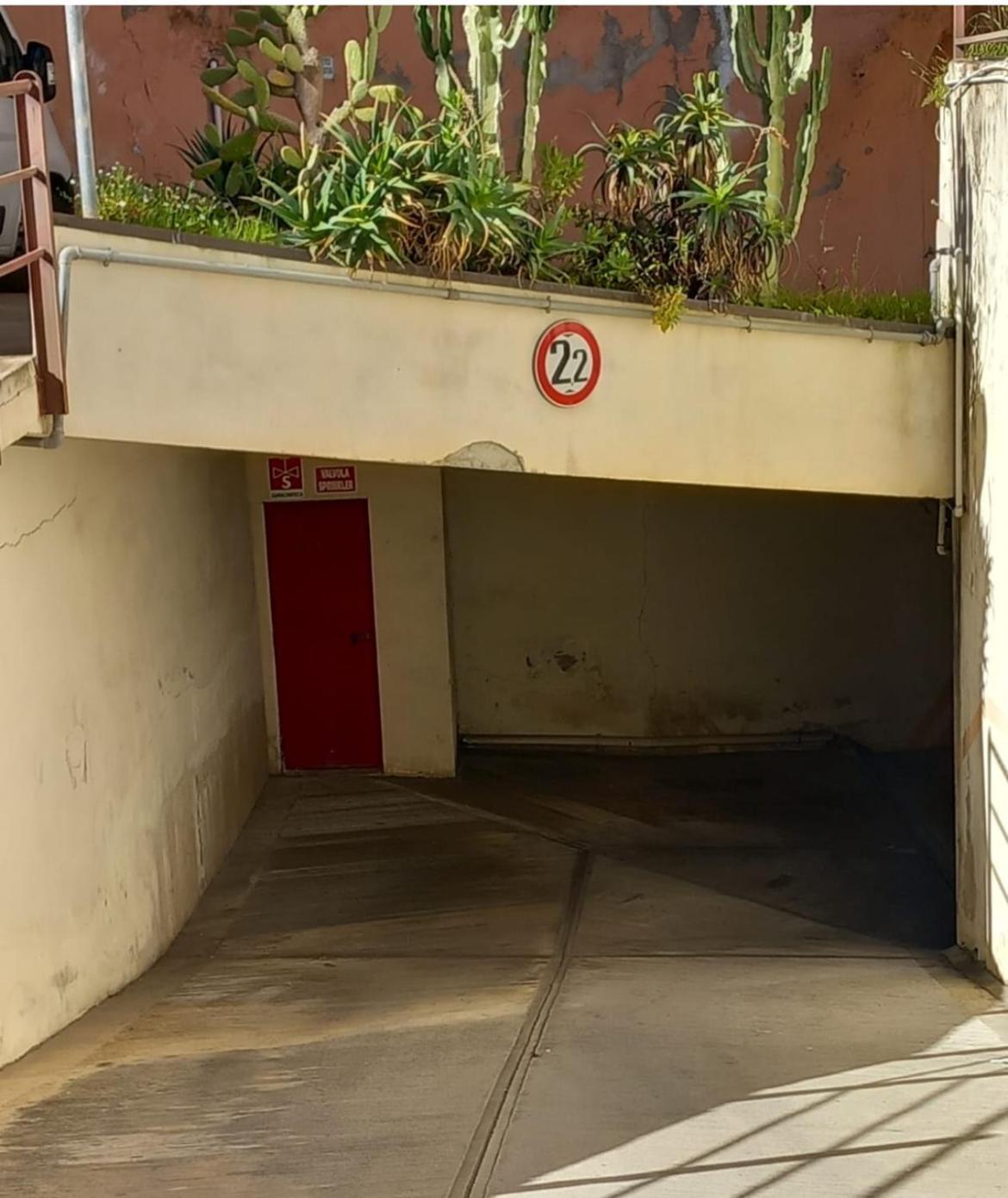 Casa Rosa Lucia Centrale Con Parcheggio ซานเรโม ภายนอก รูปภาพ