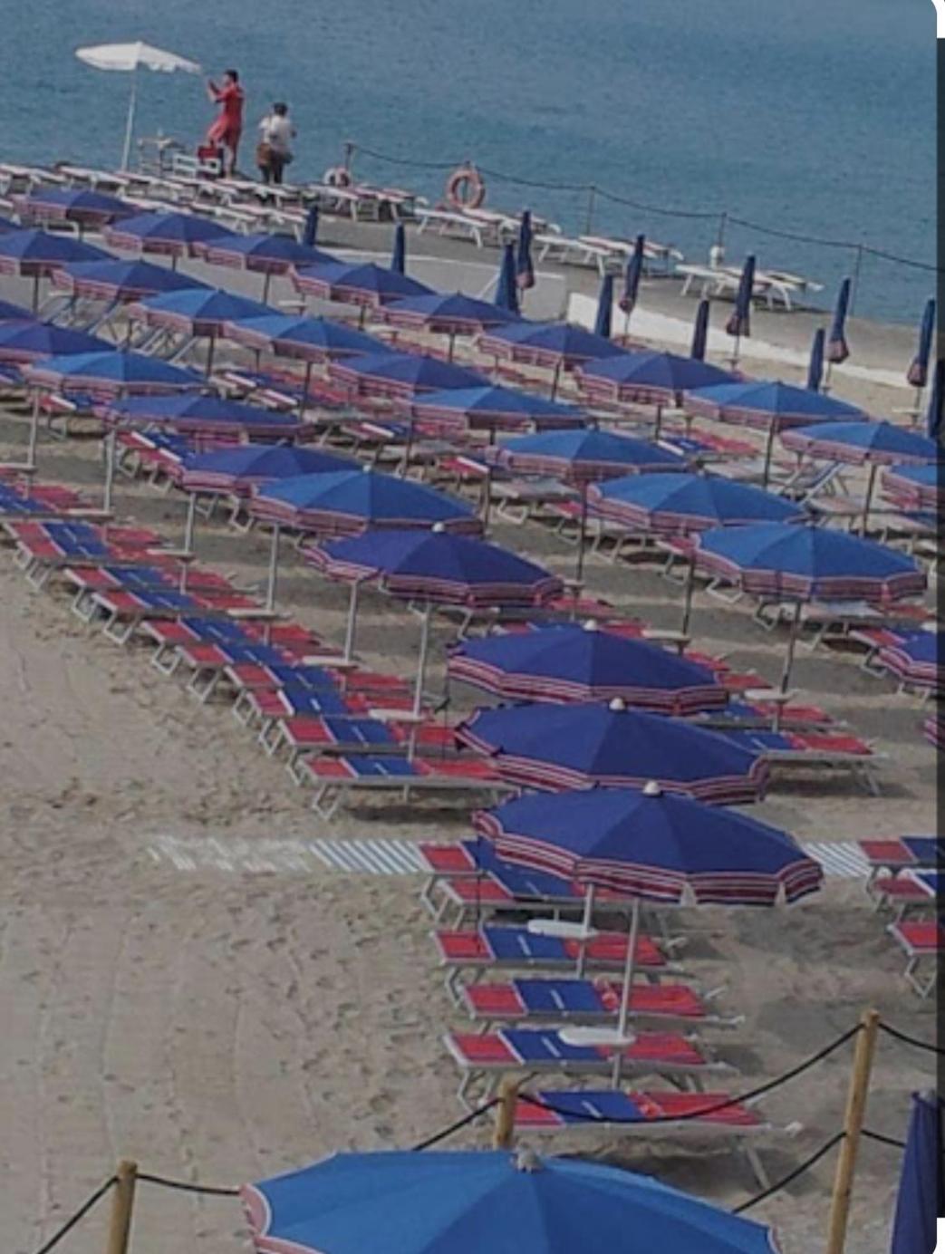Casa Rosa Lucia Centrale Con Parcheggio ซานเรโม ภายนอก รูปภาพ