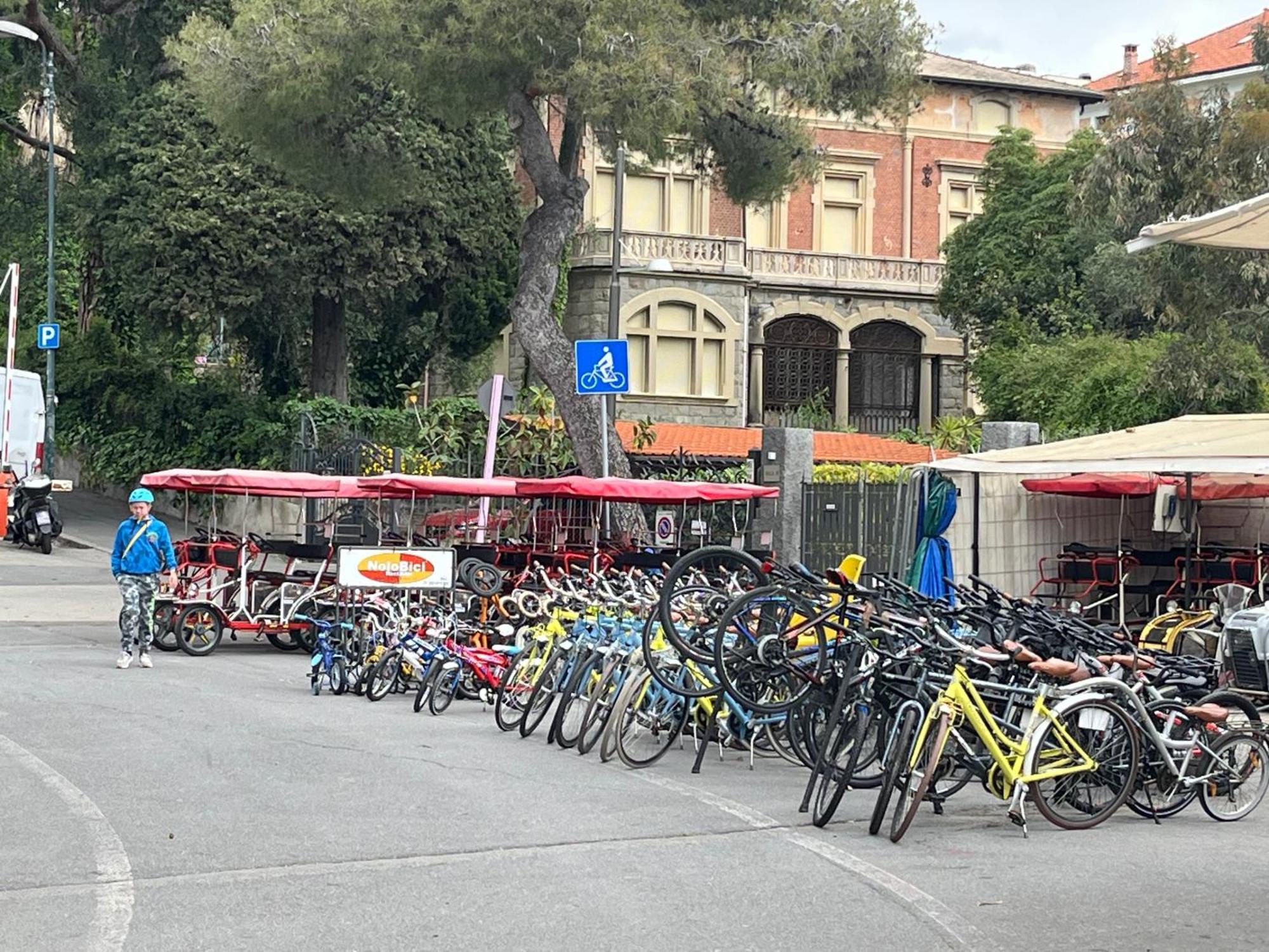 Casa Rosa Lucia Centrale Con Parcheggio ซานเรโม ภายนอก รูปภาพ